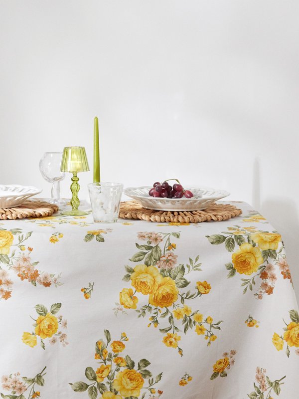 Mrs. Alice Rose-print cotton-blend 180cm x 304cm tablecloth