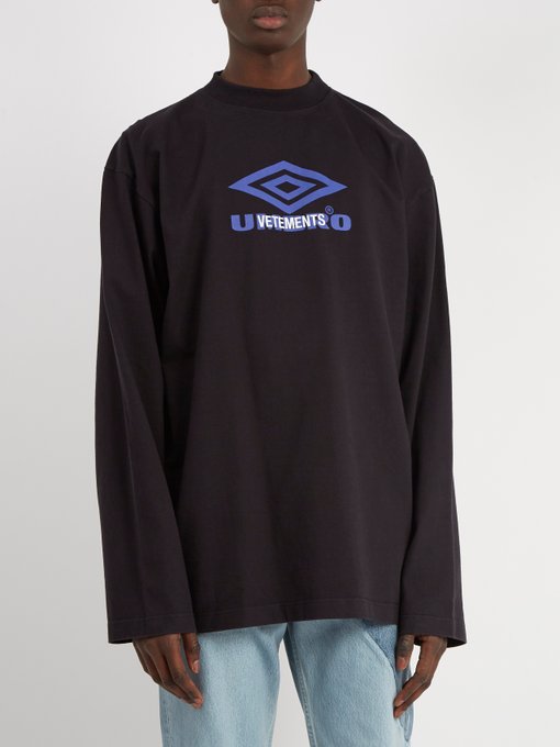 vetements logo-print long-sleeved cotton t-shirt