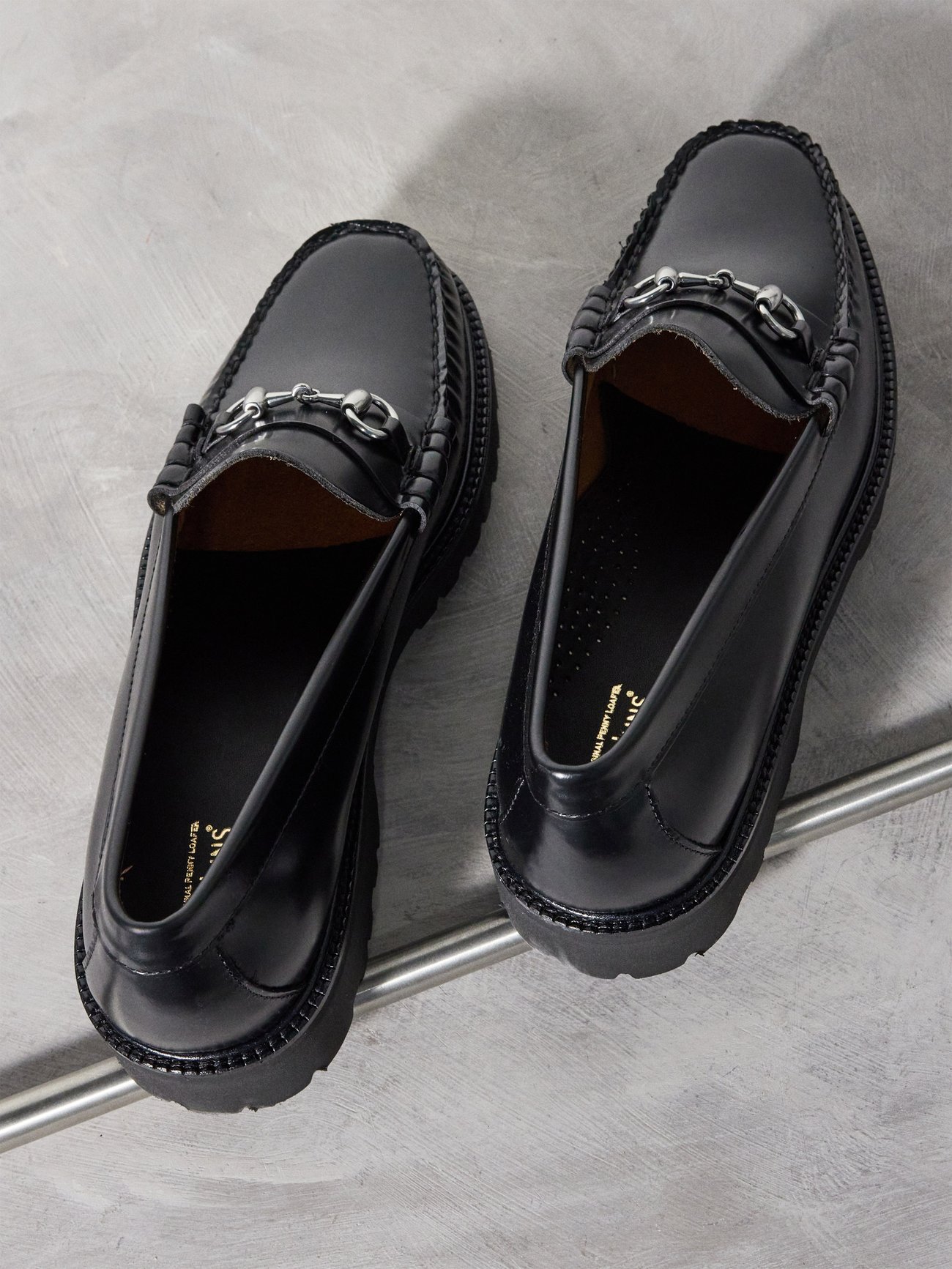 Black Weejuns 90s Lincoln leather loafers | G.H. BASS