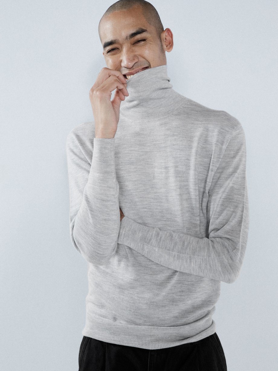 Raey Grey Fitted merino-wool roll-neck sweater | 매치스패션, 모던 럭셔리 온라인 쇼핑
