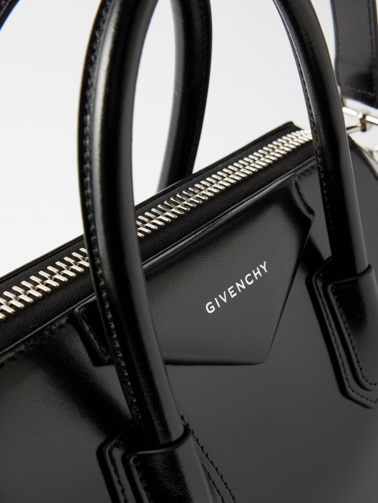 Antigona leather handbag Givenchy Black in Leather - 10458387