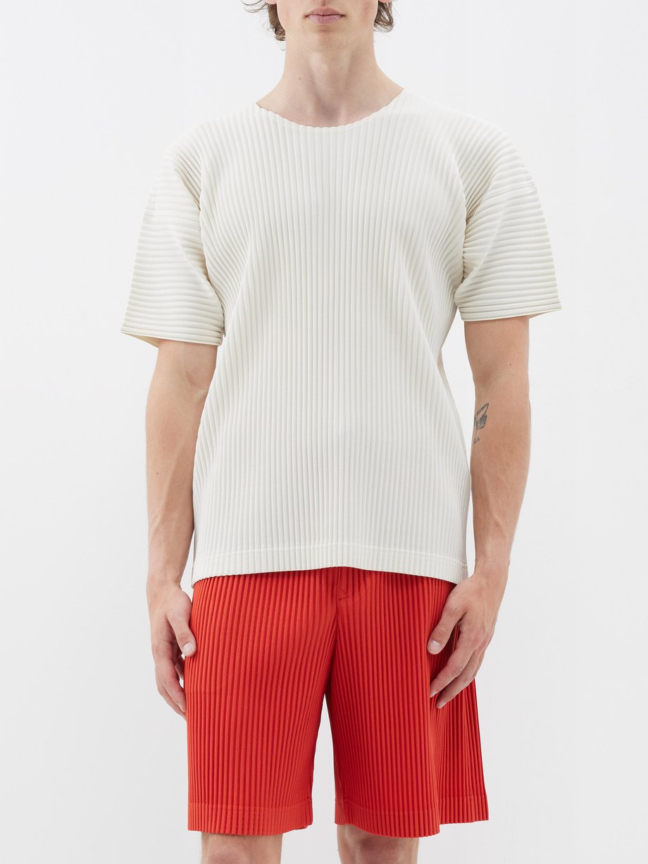 Technical-pleated T-shirt video