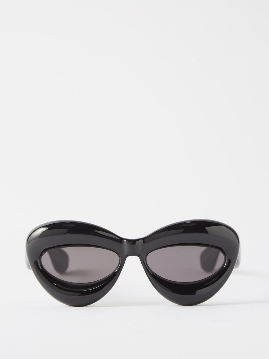 Cat-eye frame sunglasses in black acetate