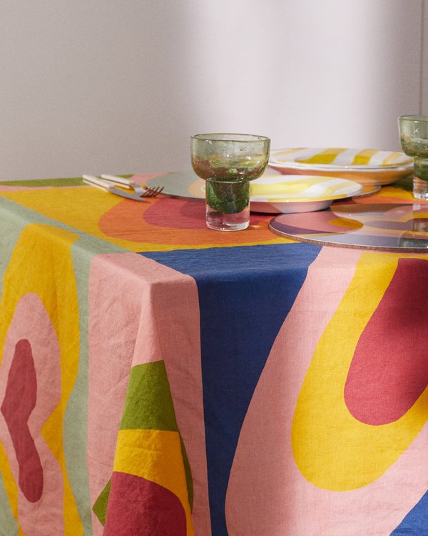 Summerill & Bishop Hearts-print 250cm x 165cm linen tablecloth