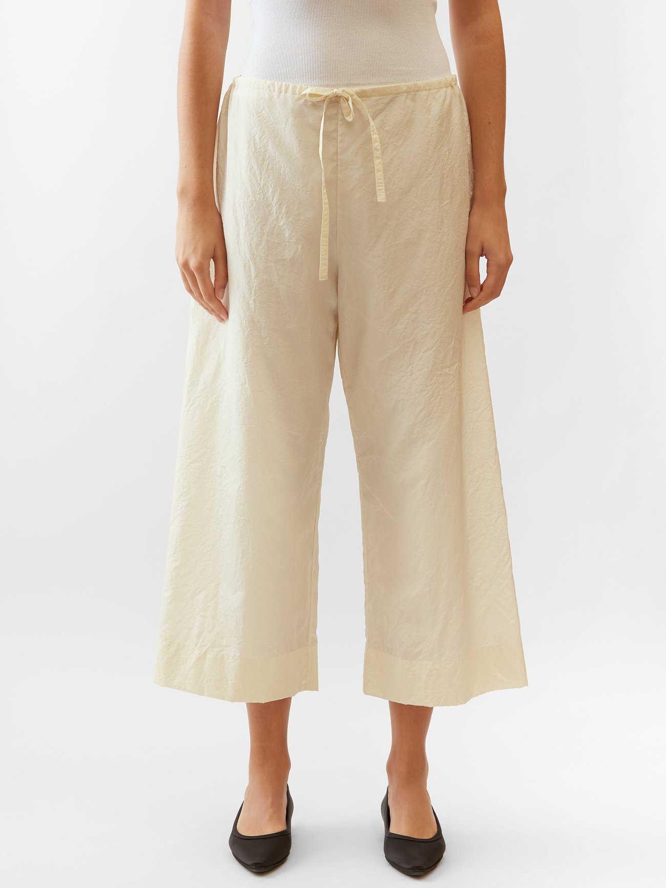 Neutral Drawstring crinkled-silk cropped trousers | The Row ...