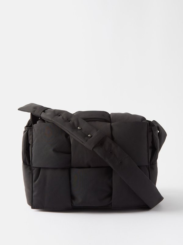 Trendwatch: Puffy Padded Pillow Bags – Inattendu