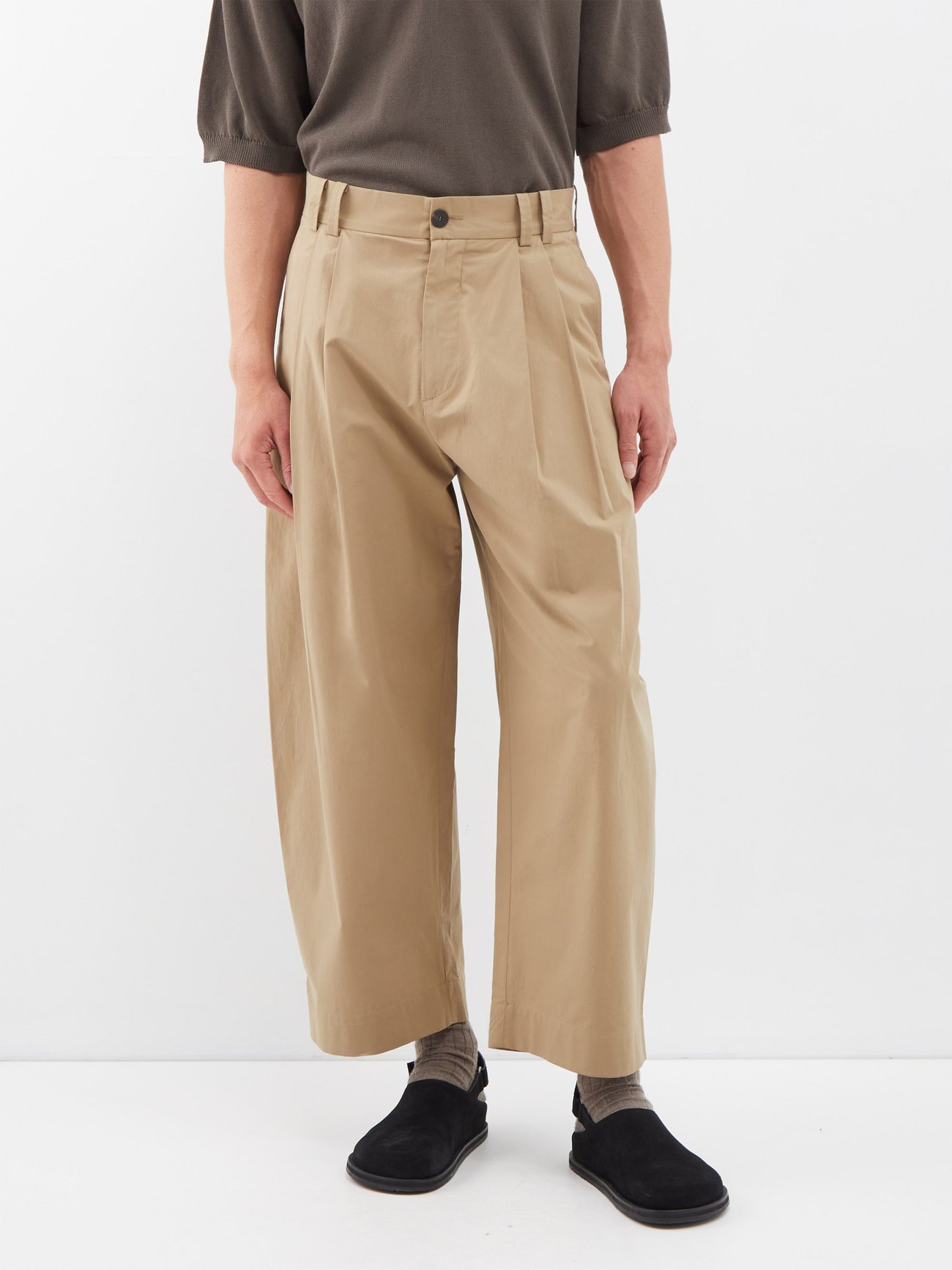 Beige Yale pleated cotton trousers | Studio Nicholson