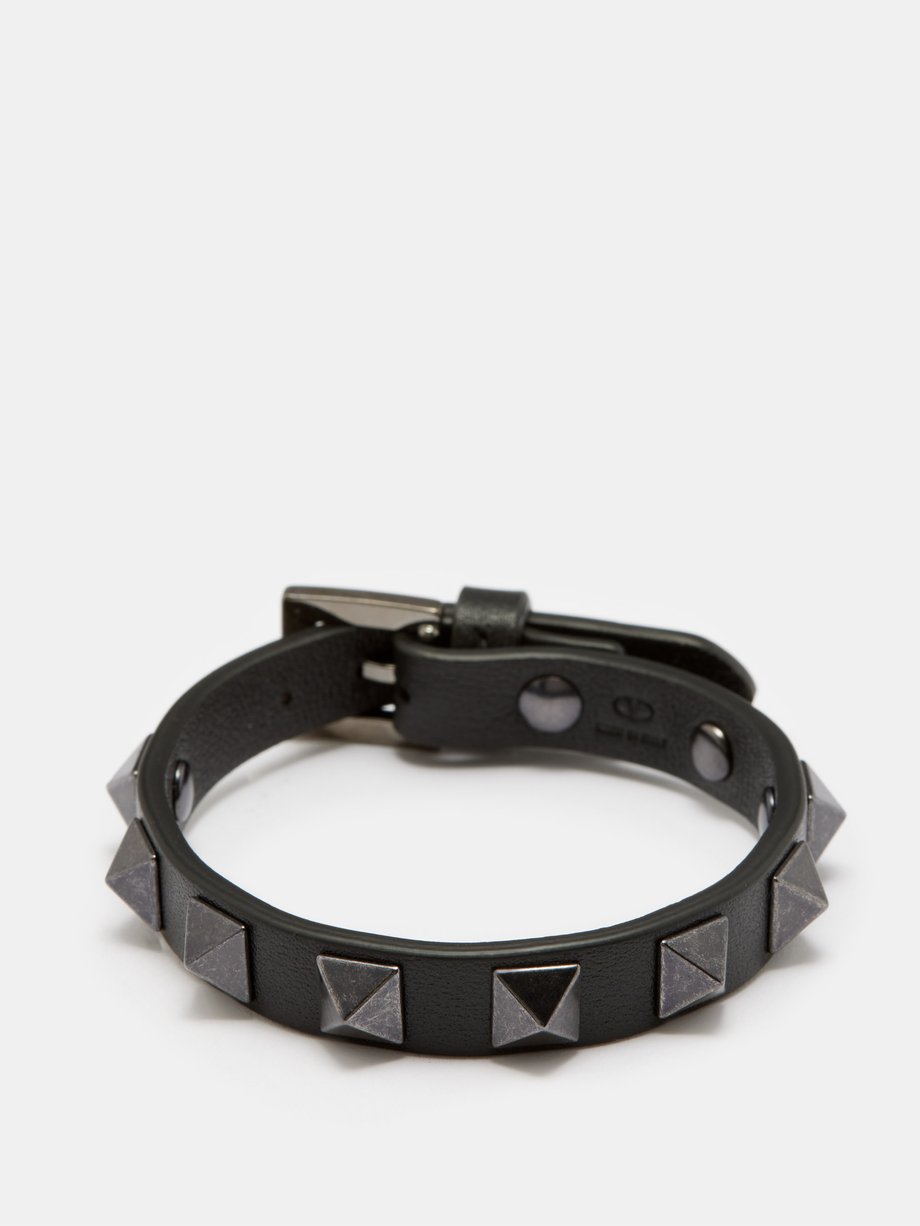 Valentino Garavani Black Rockstud leather bracelet | 매치스패션, 모던 럭셔리 온라인 쇼핑