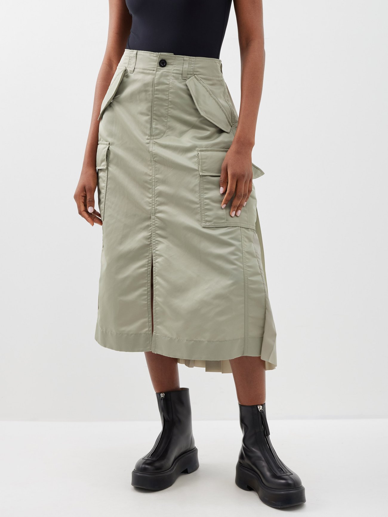Green Back-pleat nylon cargo midi skirt | Sacai | MATCHESFASHION US