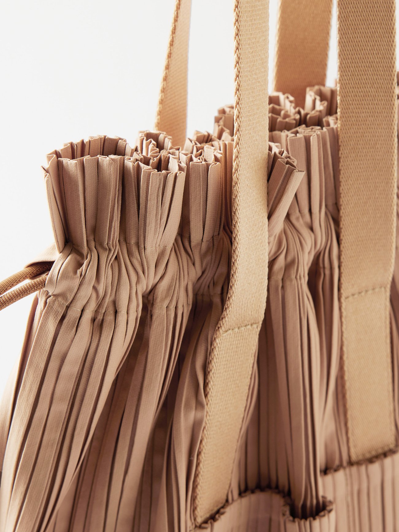 Beige Pleats large technical-pleated tote bag
