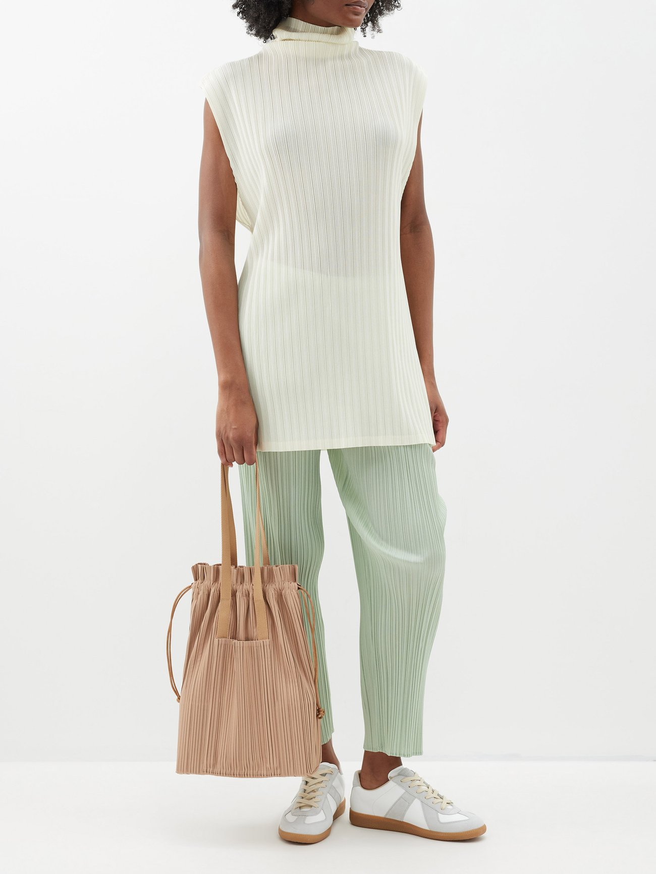 Issey Miyake Technical-pleated Tote Bag In Neutral