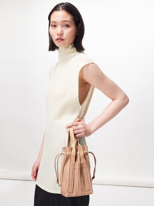 Issey Miyake Technical-pleated Tote Bag In Neutral
