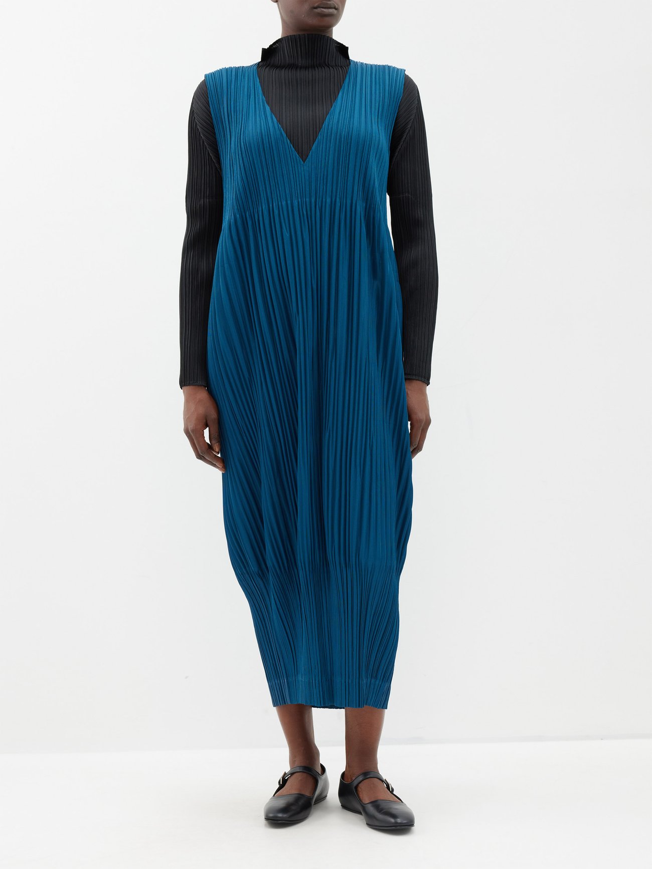 V-neck technical-pleated midi dress video