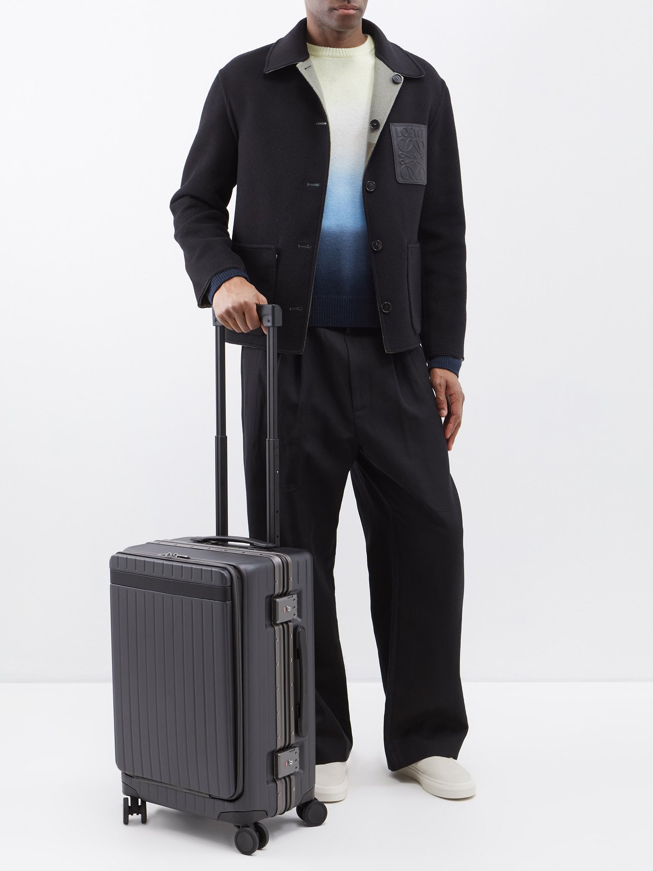 The Carry-on Pro Suitcase · CarlFriedrik