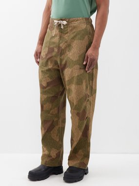 8 MONCLER PALM ANGELS Moncler Pantalon en toile de coton à imprimé camouflage
