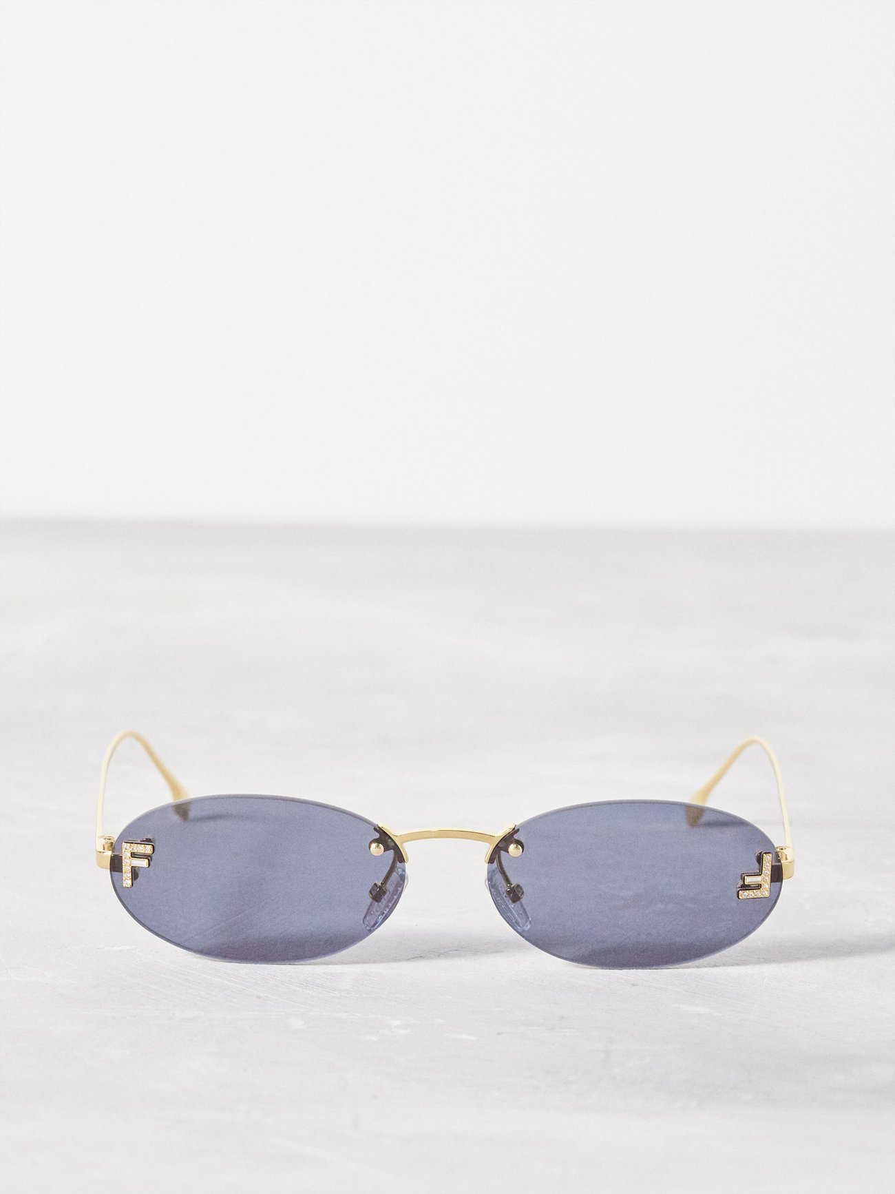 Fendi Fine Round Sunglasses in Black - Fendi
