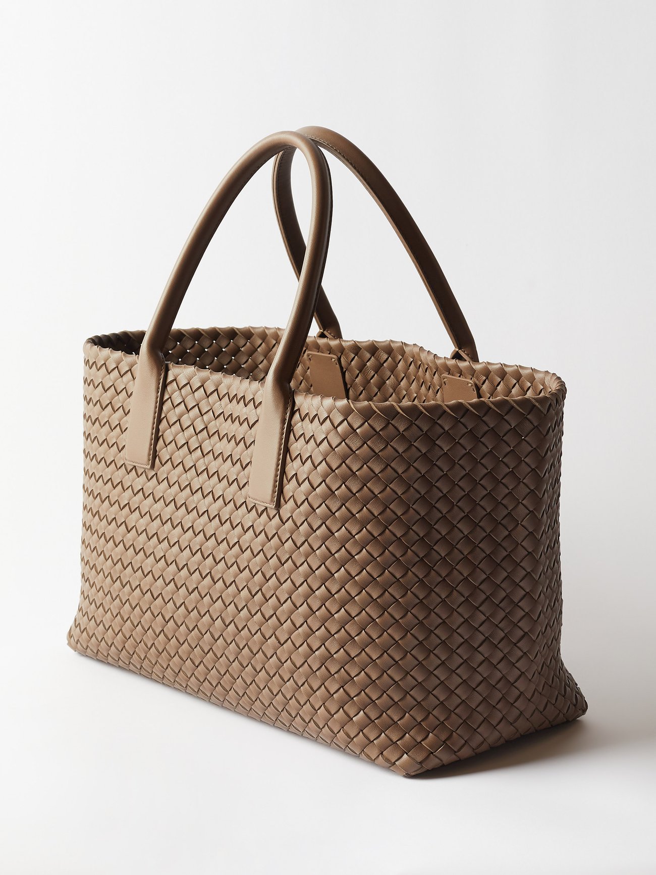 Cabat Medium Leather Tote in Brown - Bottega Veneta