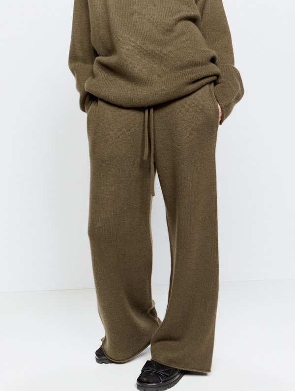 Raey Wide-leg knitted cashmere trousers