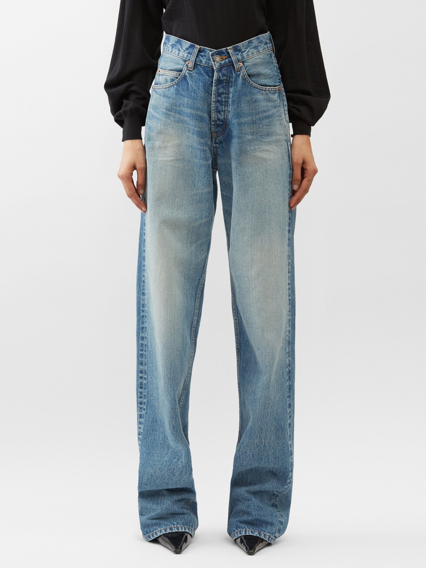 V-waist long baggy jeans in vintage blue denim, Saint Laurent
