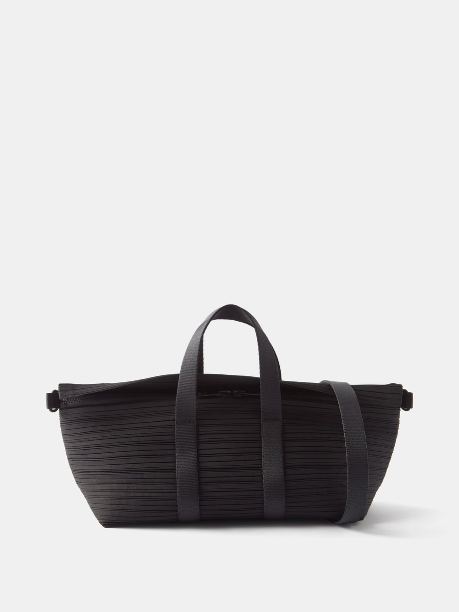 Black Boston small technical-pleated shoulder bag | Pleats Please Issey ...