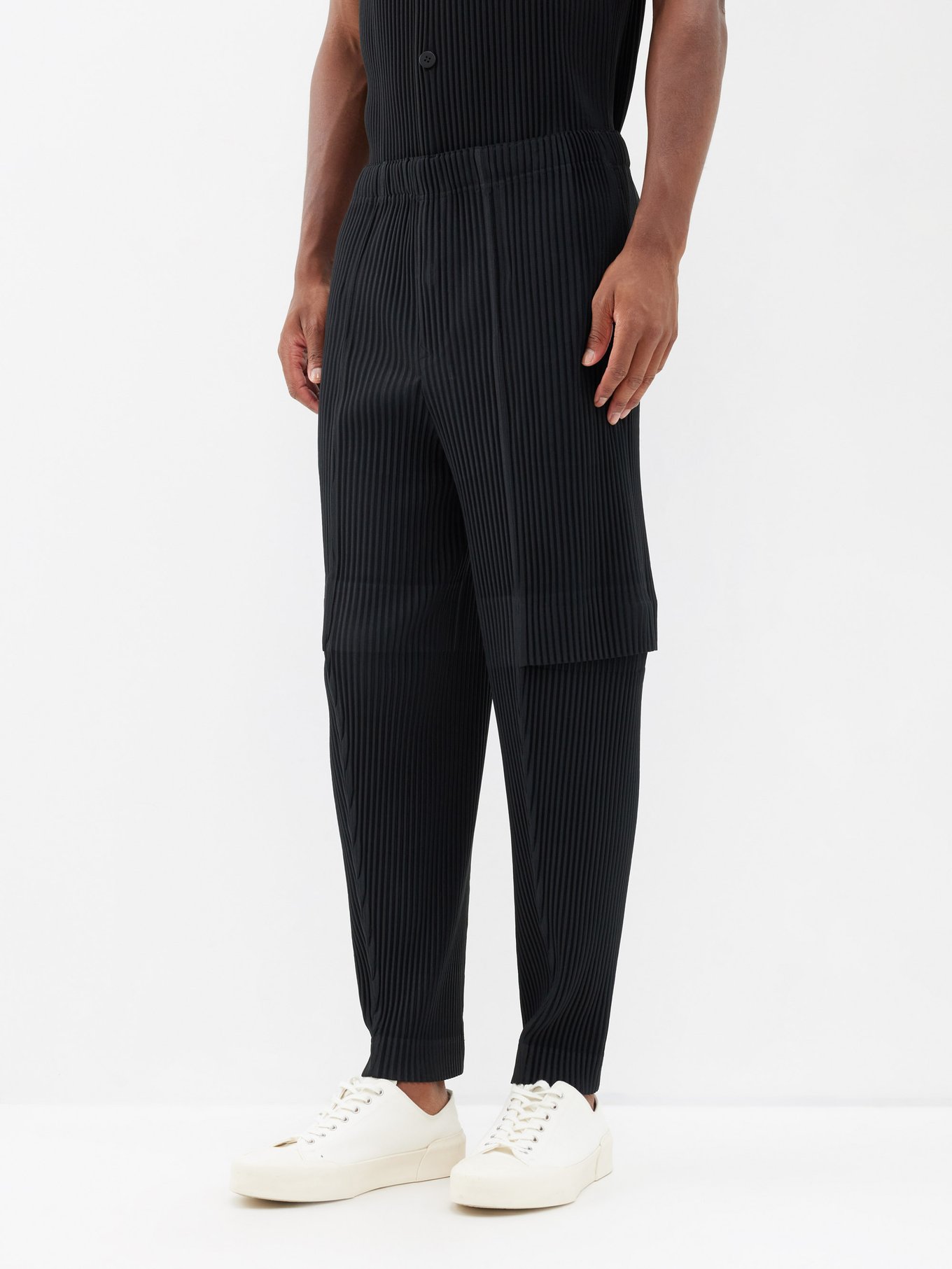 Homme Plissé Issey Miyake Technical-pleated tapered cargo trousers