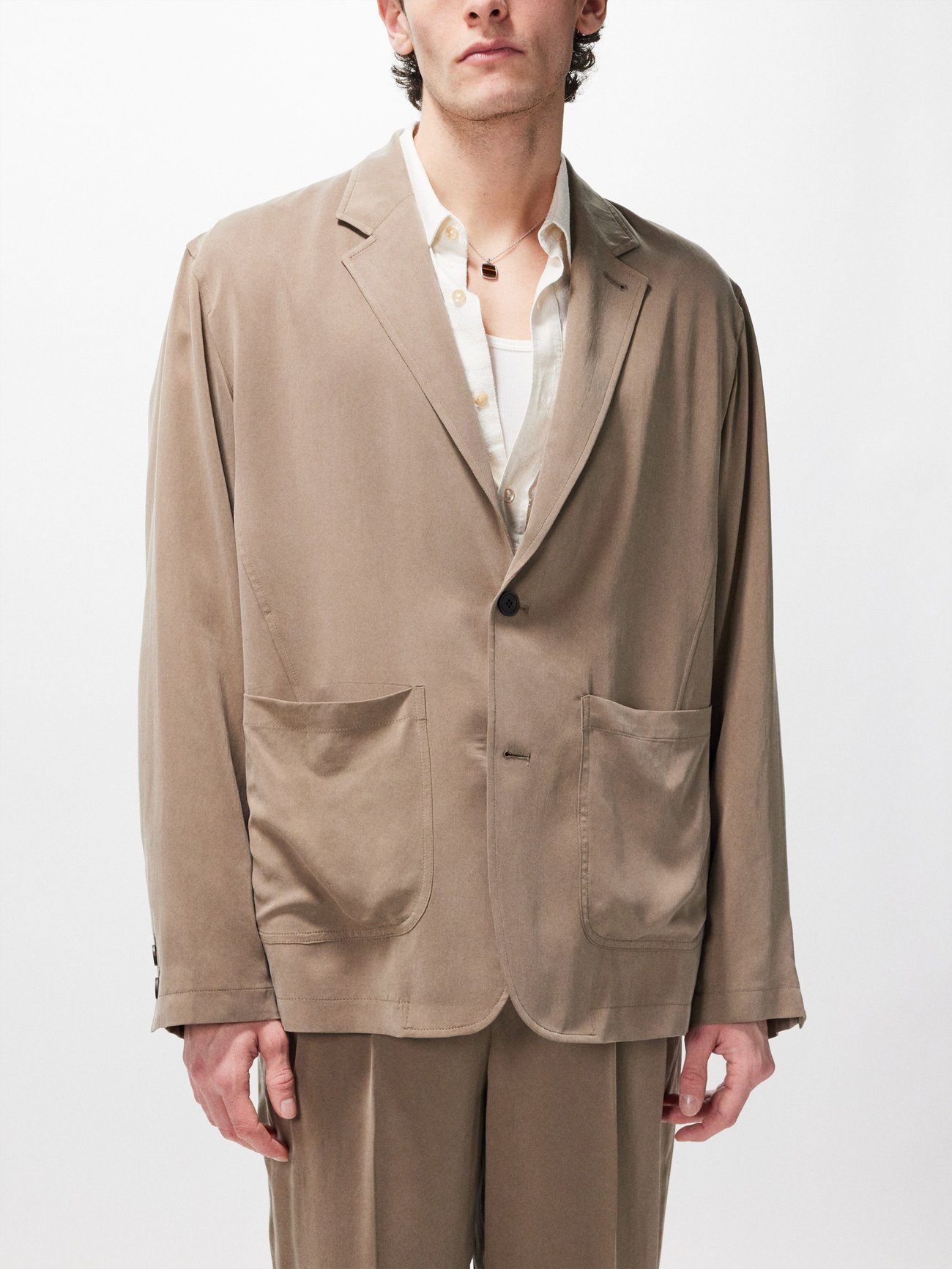 Relaxed single-breasted satin suit jacket