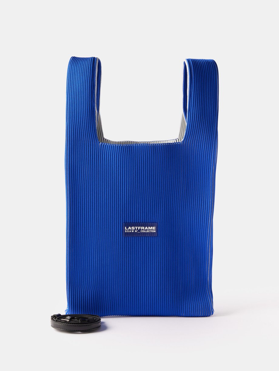 Blue Kasane medium knit tote bag | LASTFRAME | MATCHES UK
