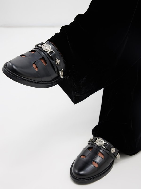Toga Virilis Metal-plaque cutout leather shoes