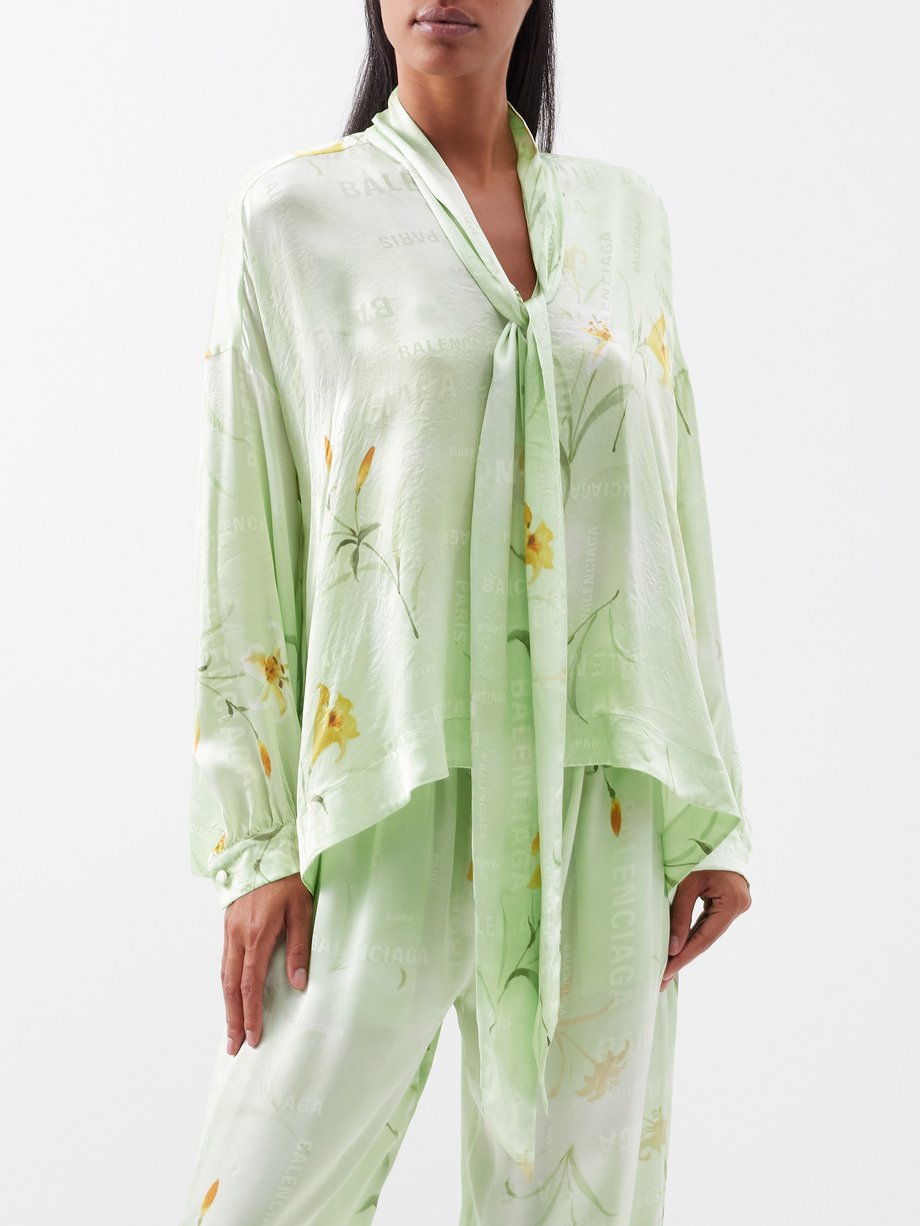 Soak omhyggeligt Kantine Green Scarf-neck floral-print silk top | Balenciaga | MATCHESFASHION UK