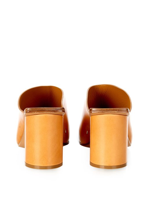 Vegetable-tanned leather mules | Maison 