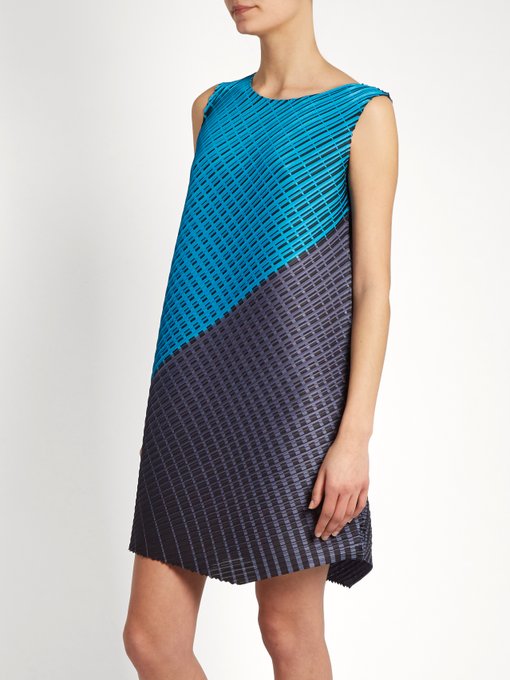 Sleeveless bi-colour striped dress | Pleats Please Issey Miyake