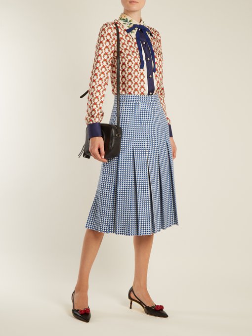 Guns-print bow-embellished silk-twill blouse | Gucci | MATCHESFASHION US