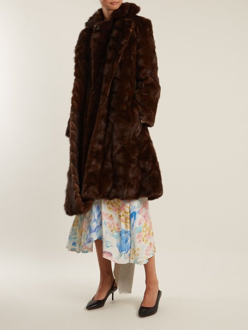 Double-layered reworked mink-fur coat展示图