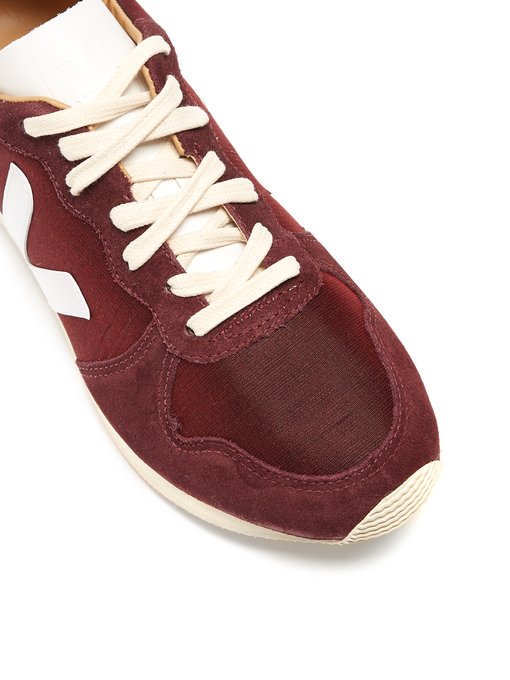 veja holiday trainers