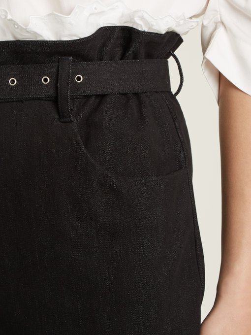 Belted tapered-leg denim cropped trousers展示图