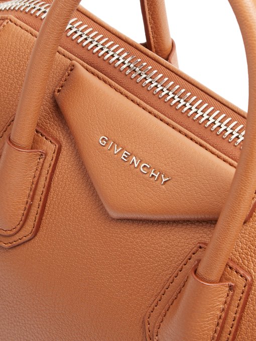 givenchy antigona small size in cm