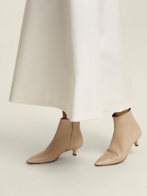 Coco point-toe leather ankle boots展示图