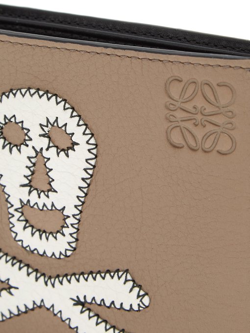 Skull-patch leather bi-fold wallet展示图
