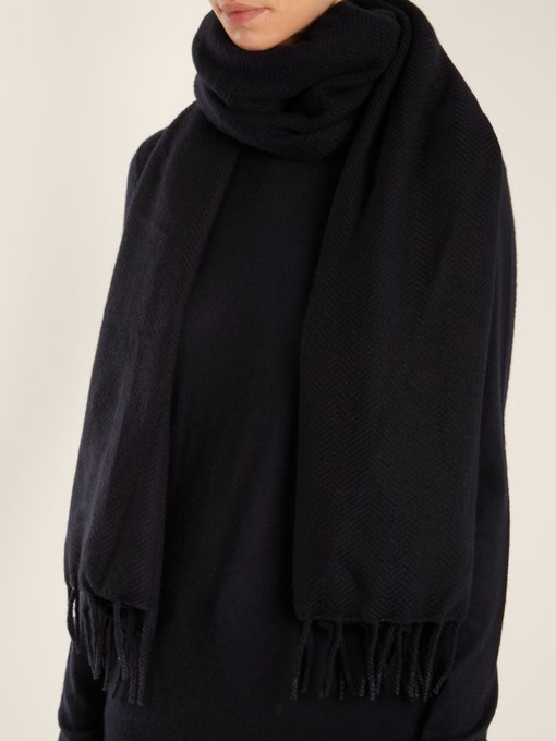 Herringbone cashmere scarf | Raey | MATCHESFASHION UK