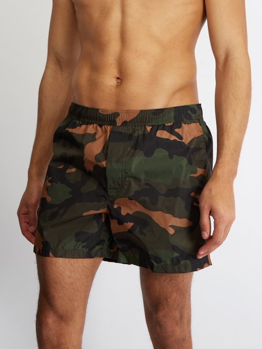 Camouflage-print swim shorts展示图