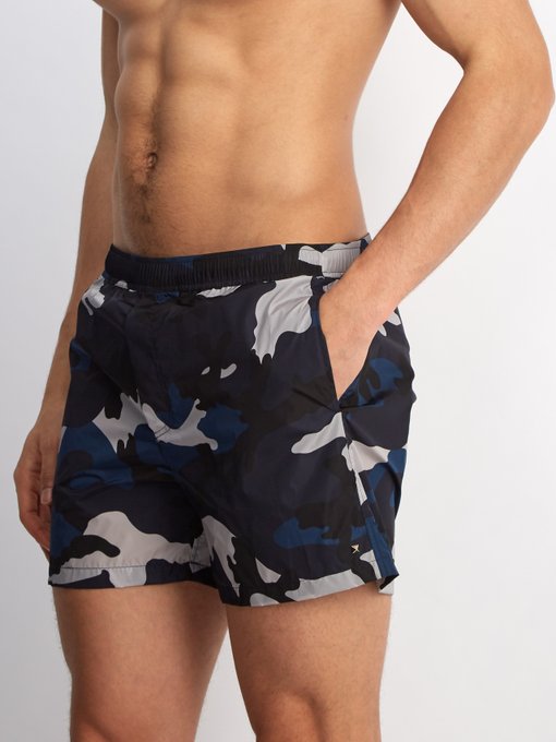 Camouflage-print swim shorts展示图