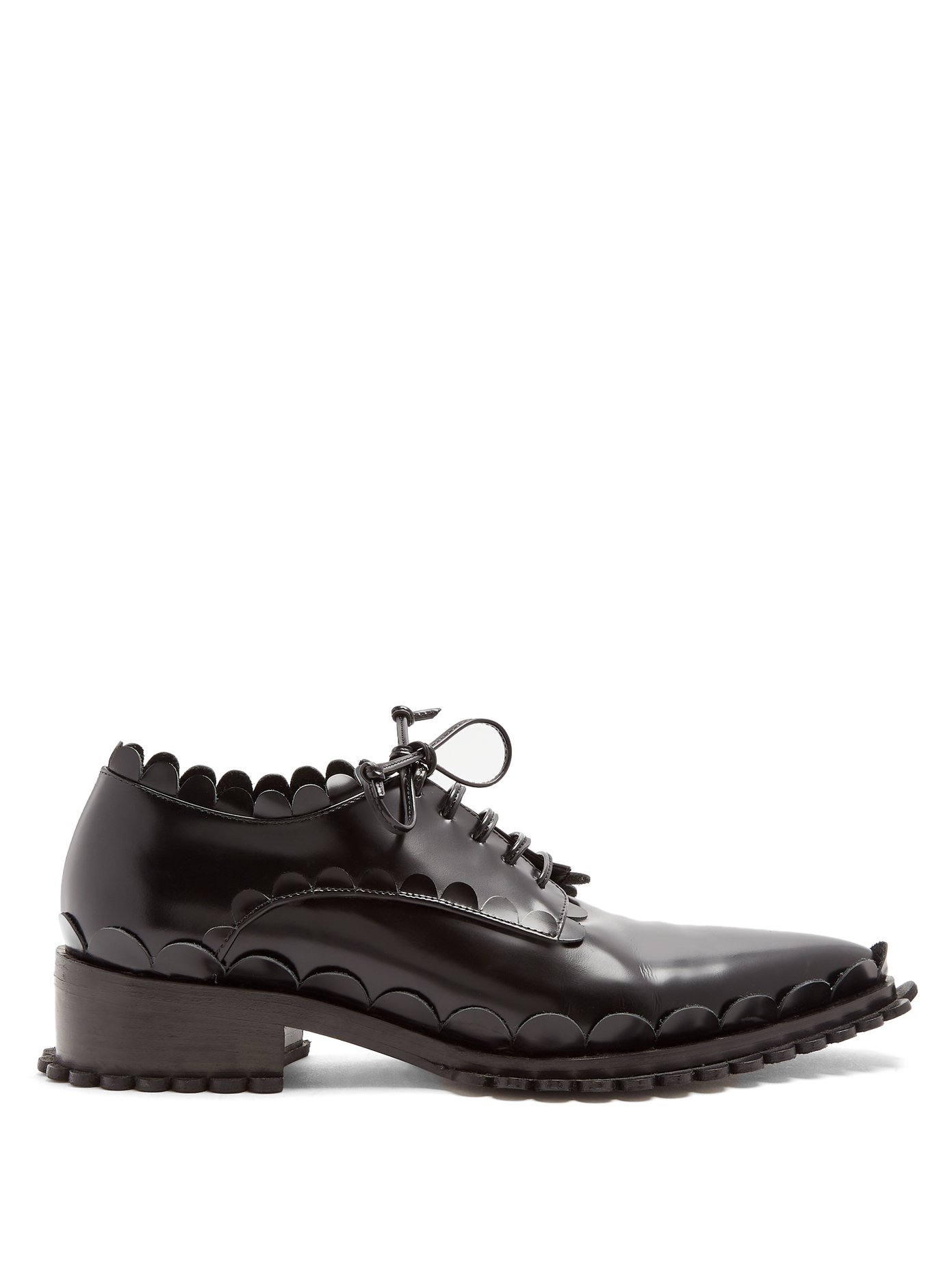 Scallop-edged leather shoes | Simone 