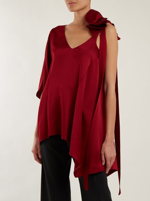 Asymmetric ruffled-shoulder top展示图