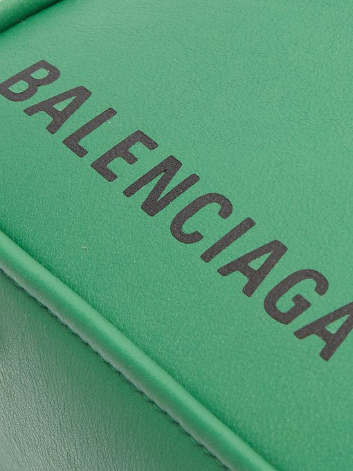 balenciaga triangle square xs