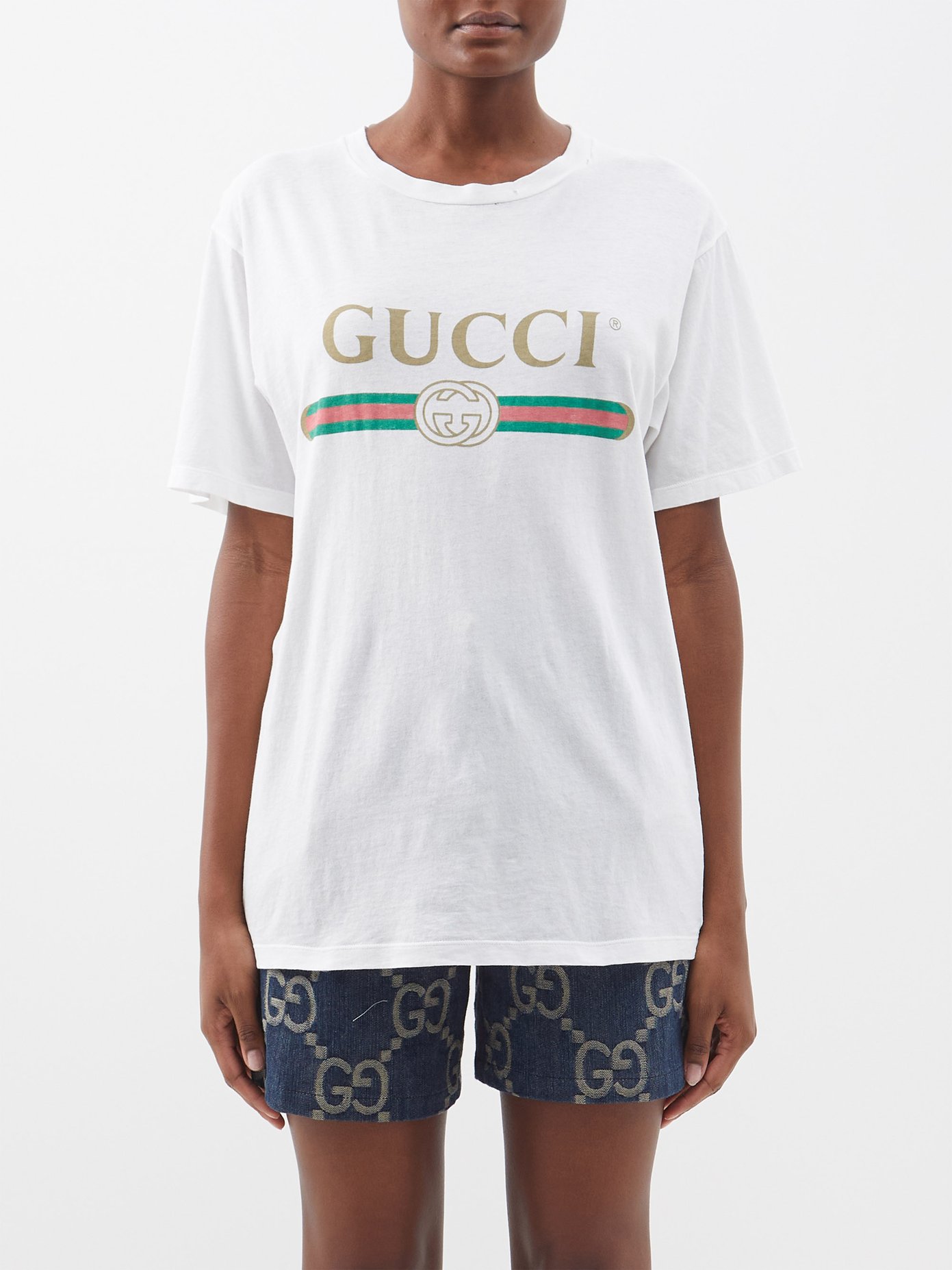 t shirt with gucci logo