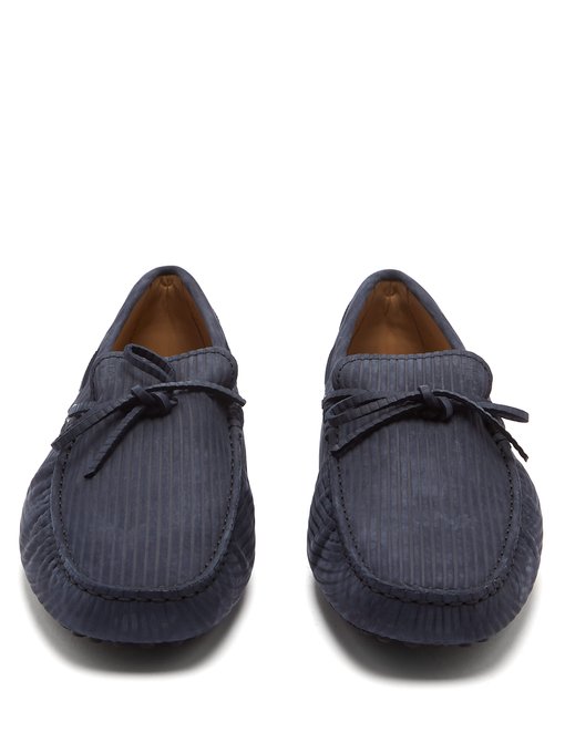 gommino driving shoes in nubuck