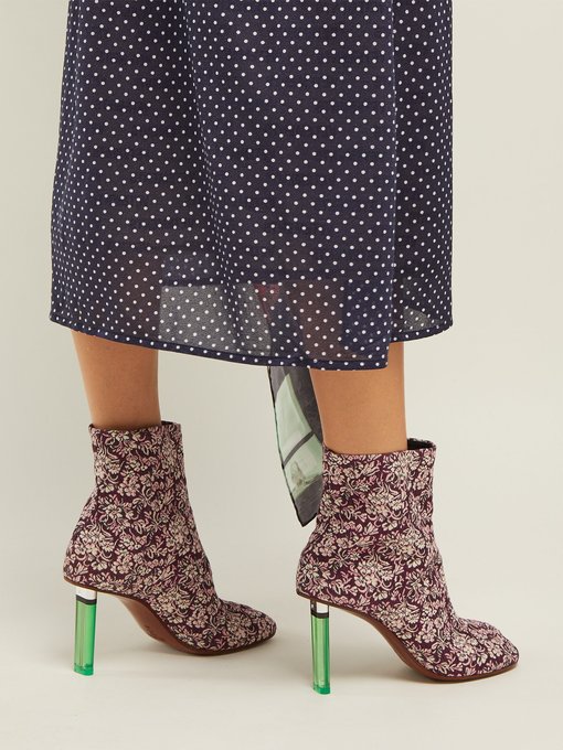Geisha split-toe lighter-heel ankle boots展示图