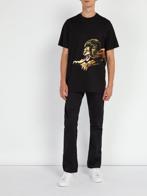 givenchy lion print t shirt