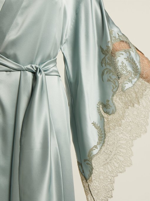 Lace-trimmed silk kimono robe展示图