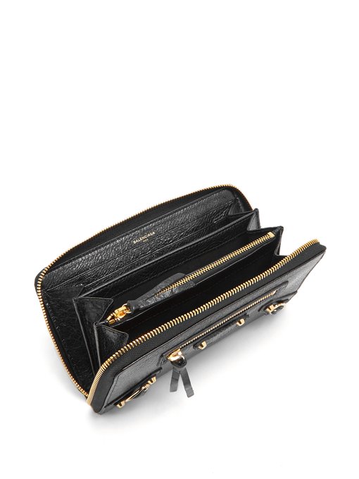 Classic zip-around leather wallet 